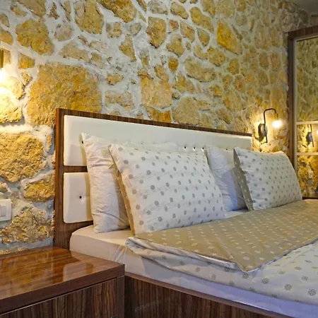 Sunset Stone Villa *