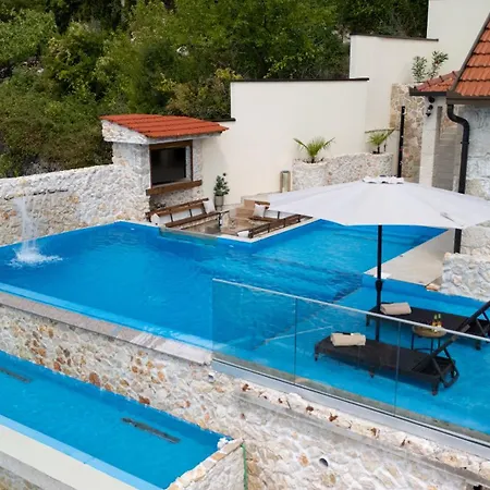 Sunset Stone Villa *